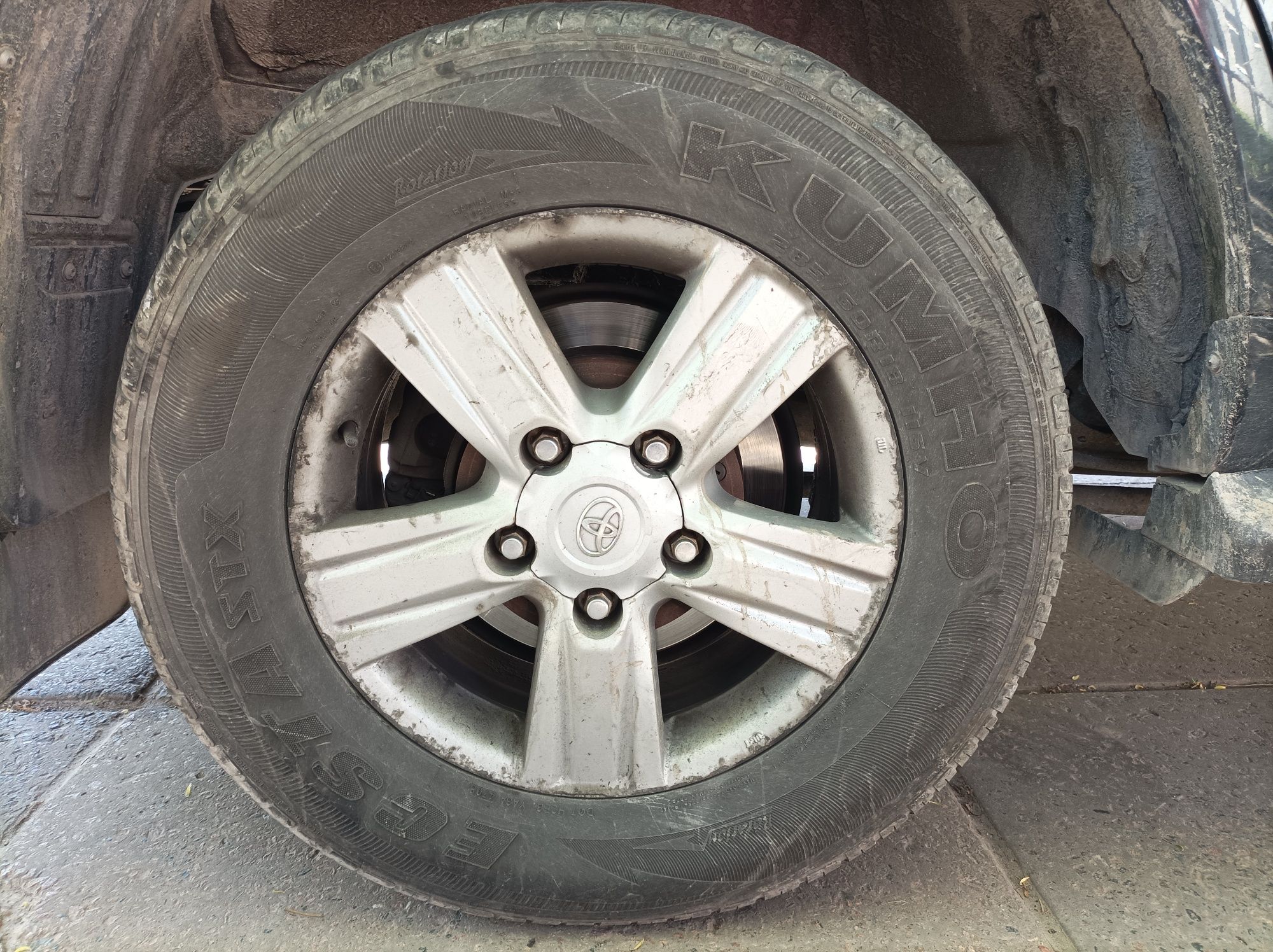 Шини літні kumho DM-V2 285/60 R18