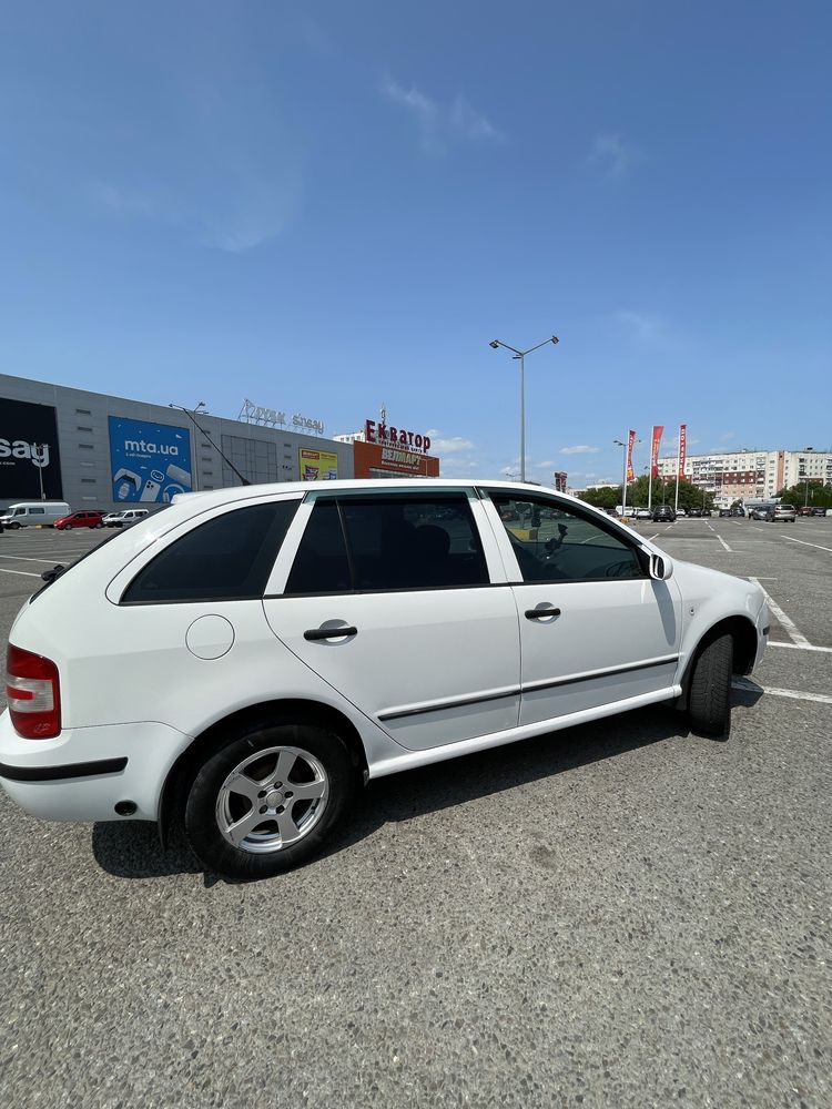 Продам Skoda Fabia 2008, 1.4 , Газ/бензин + резина в подарок
