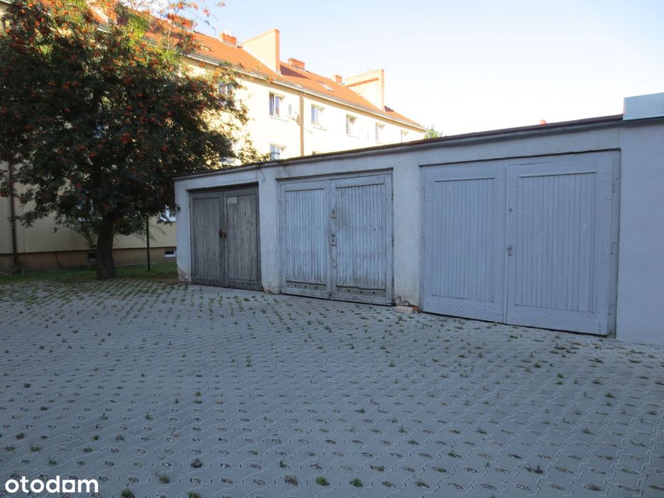 Garaż przy Długosza/ Szamarzewskiego do wynajęcia