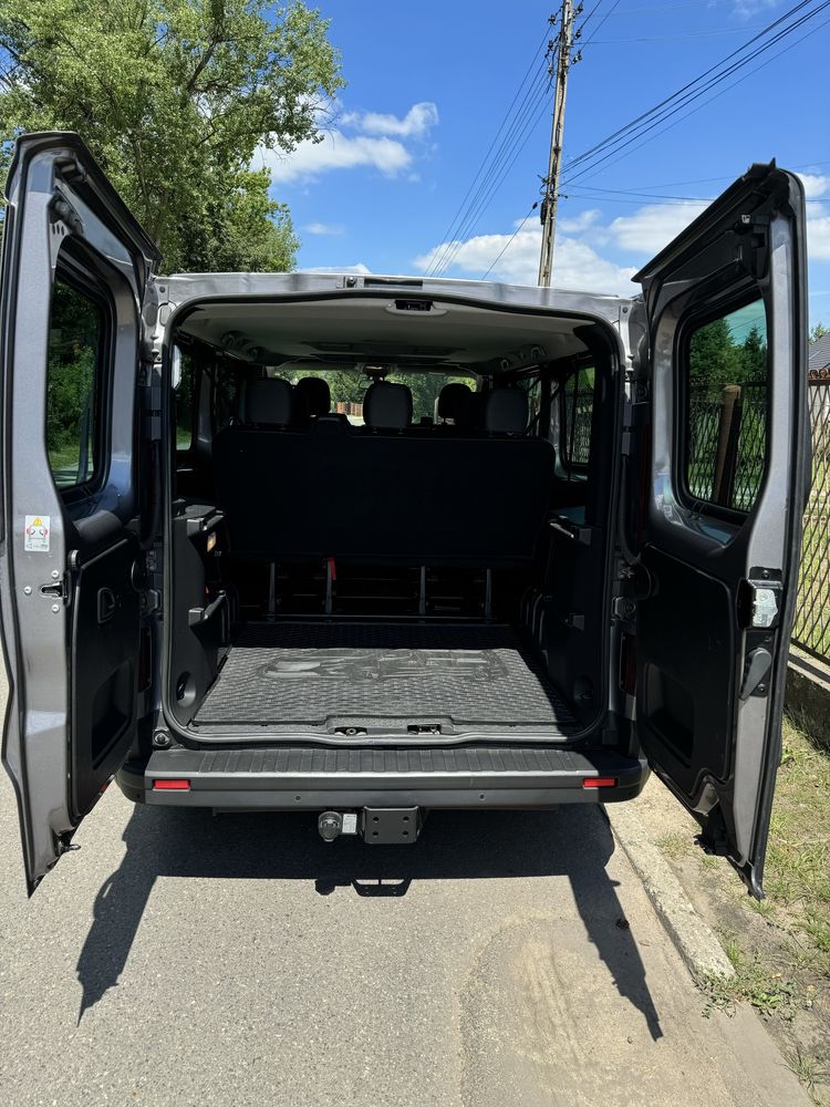 Wynajem Bus Vip 9 osób Diesel 170 KM Automat Wypożyczalnia Busów