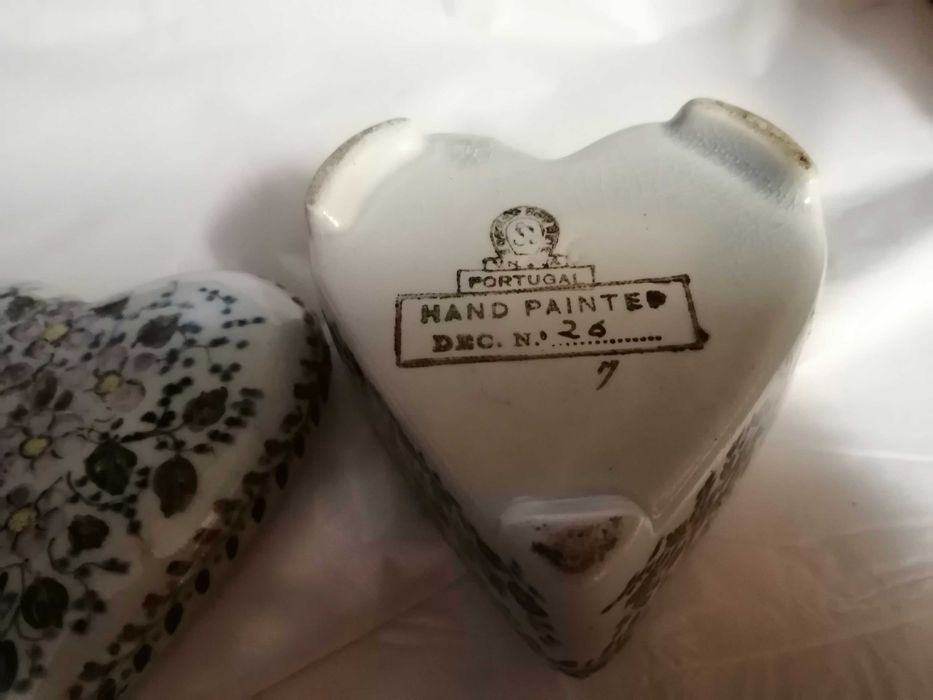 Caixa com tampa em faiança - Soares dos Reis (Gaia)