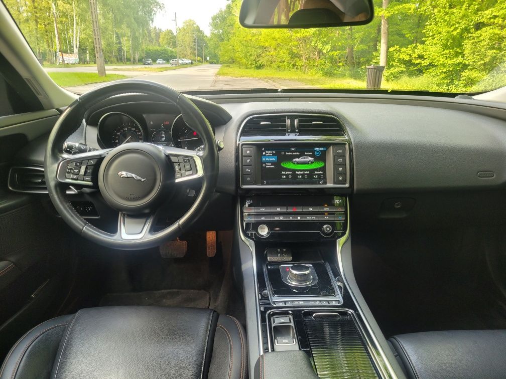 Jaguar Xe 2.0d 2018
