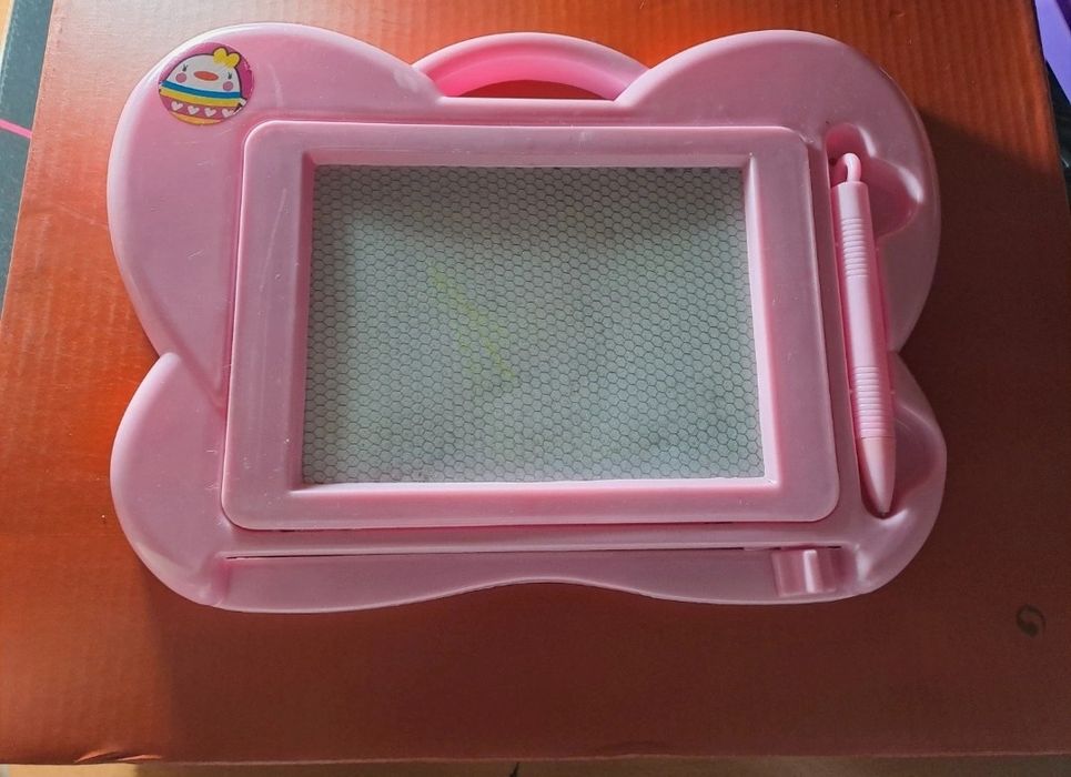 Lousa mágica escreve e apaga