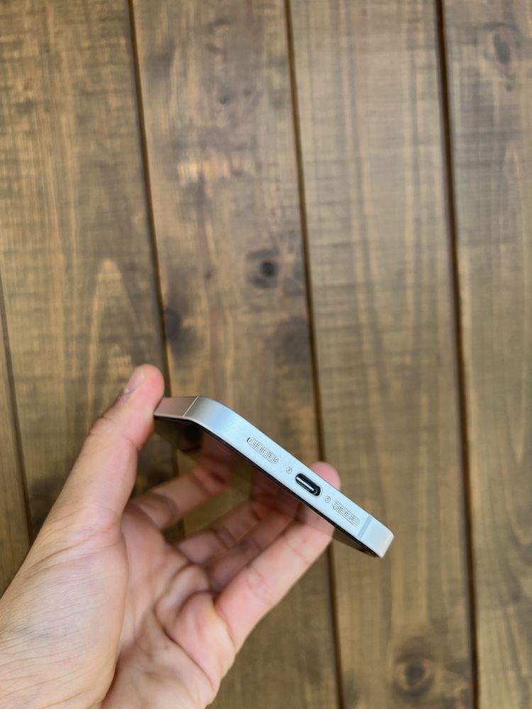 iPhone 16e 128Gb физ 100% akb neverlock