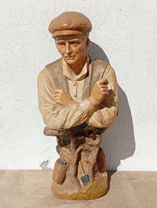 Peça decorativa em barro