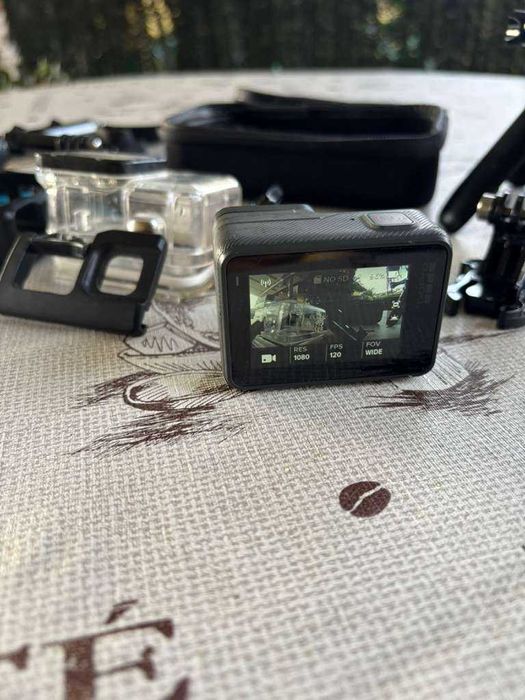 GoPro HERO 6 Black com vários acessórios
