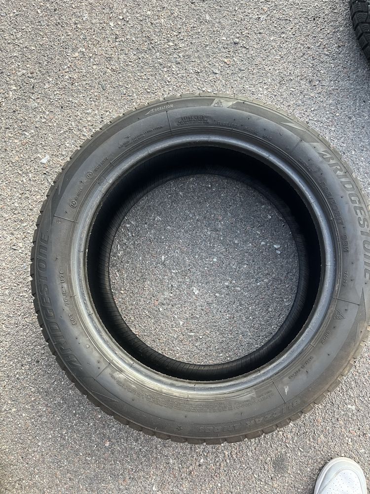 Резина 225/50/R17 Dunlop Bridgestone