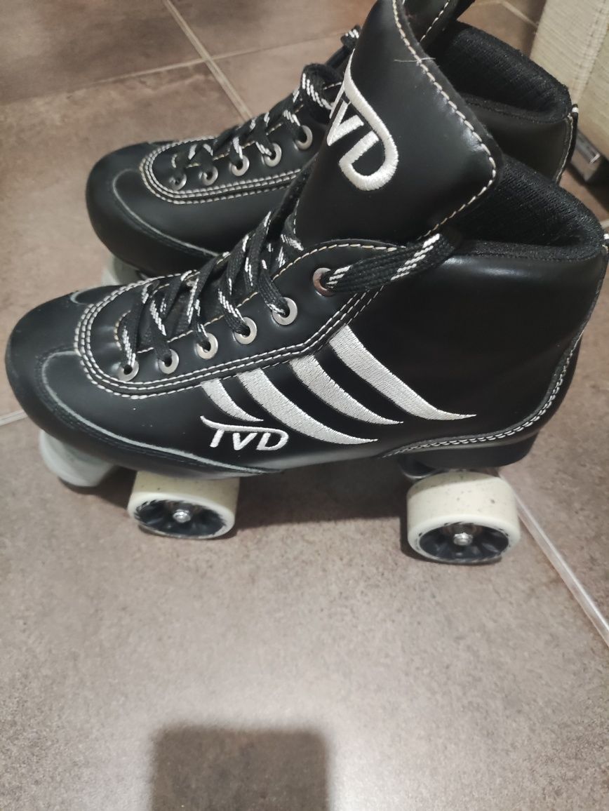 Patins TVD com pouco uso- número 42