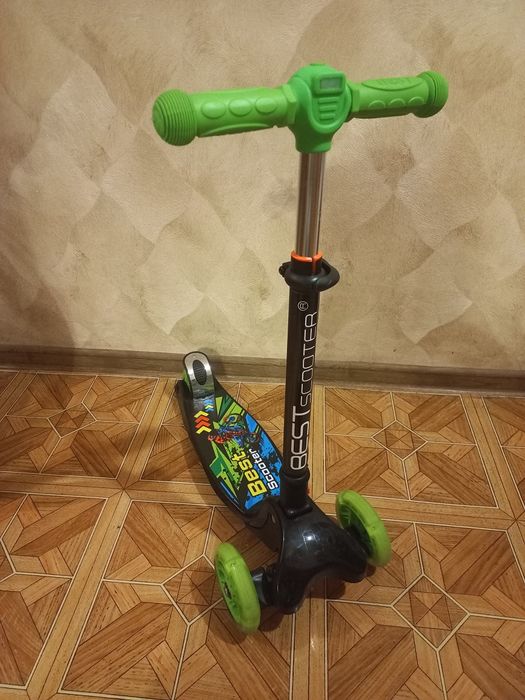 Самокат дитячий триколісний