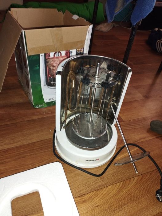 Продам электрошашлычницу vilgrand