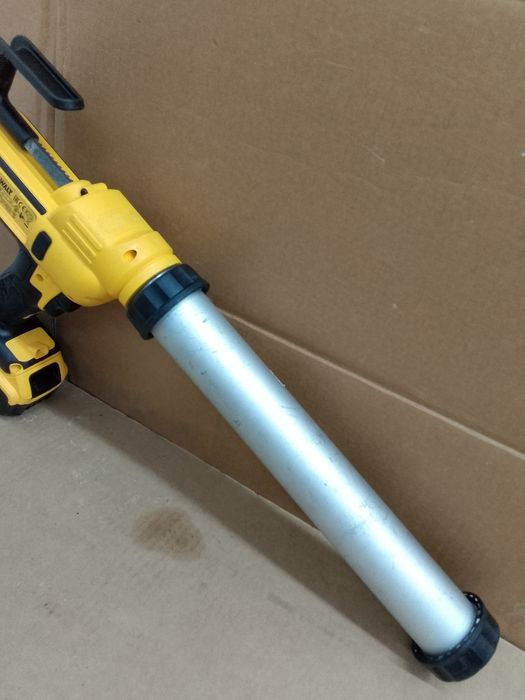 DeWalt DCE580 Silikoniarka Akumulatorowa Wyciskacz 18V 5.0Ah 2021r