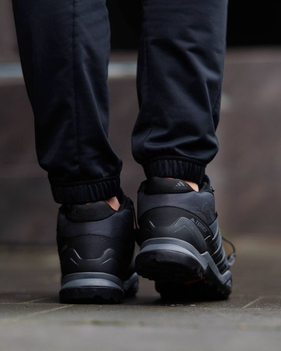 Чоловічі Зимові Кросівки Adidas Terrex Fast R Mid Gore-Tex Fur Winter