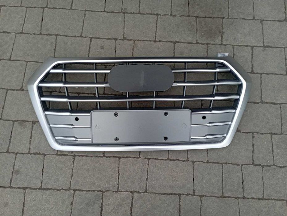 Audi Q5 80A Передня Центральна Решітка Радіатора