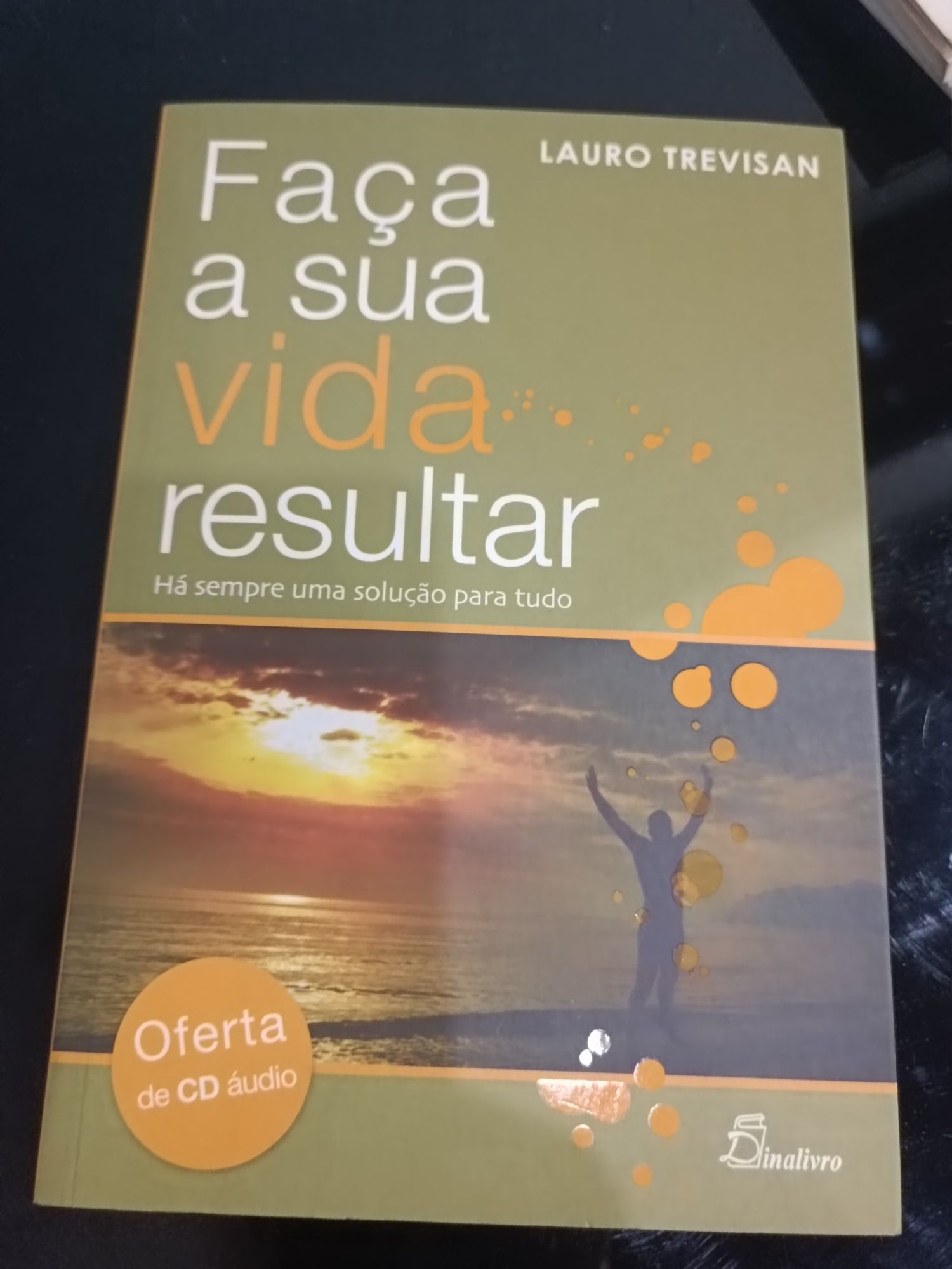 Livros de auto ajuda.