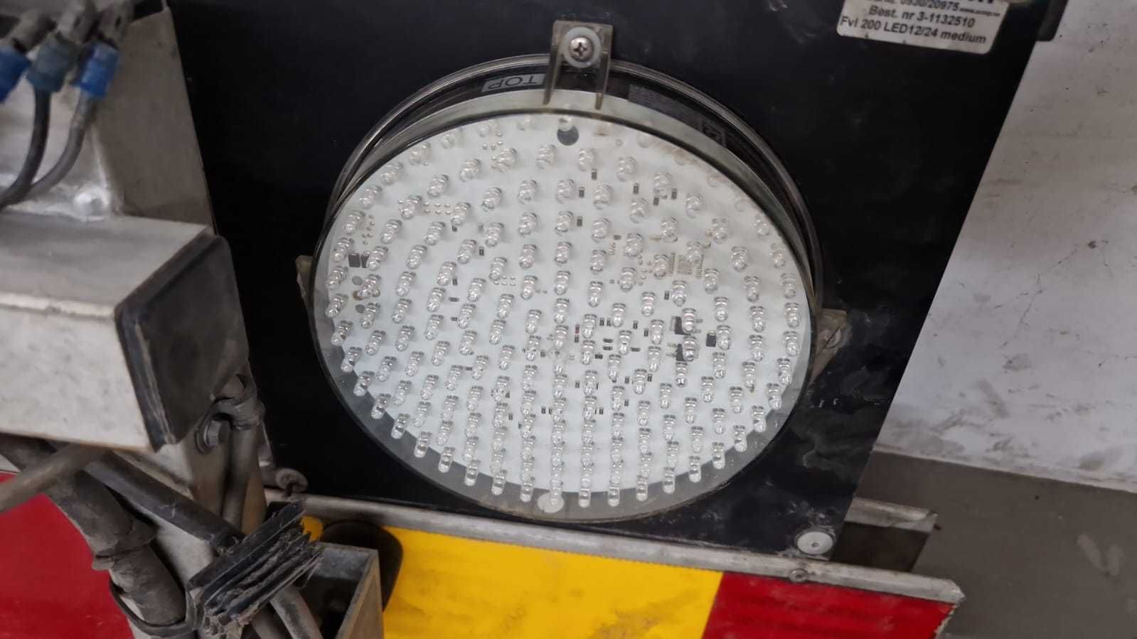 Tablica ostrzegawcza na auto roboty drogowe led