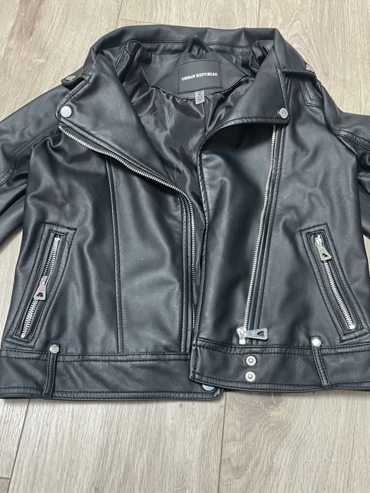 Шкіряна куртка  на дівчинку