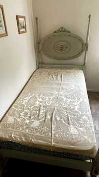 Cama de solteiro vintage