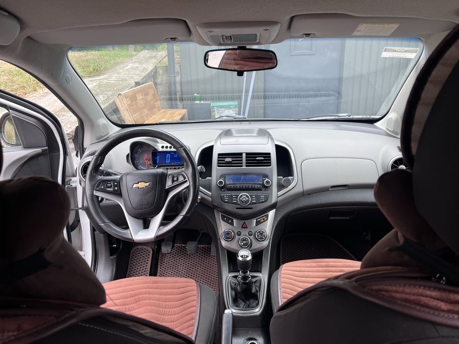 Продам машину Chevrolet Aveo  2013