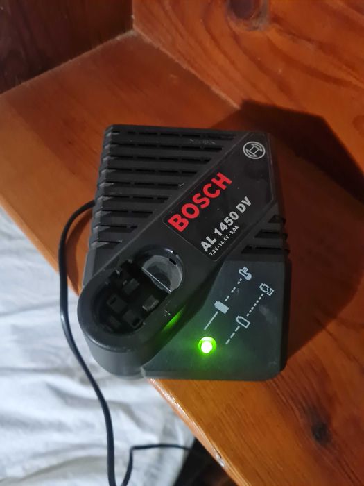 Зарядне до шуруповерта Bosch, 7 - 14 В