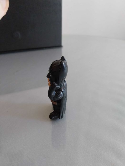 Figura de ação do personagem Batman, em muito bom estado