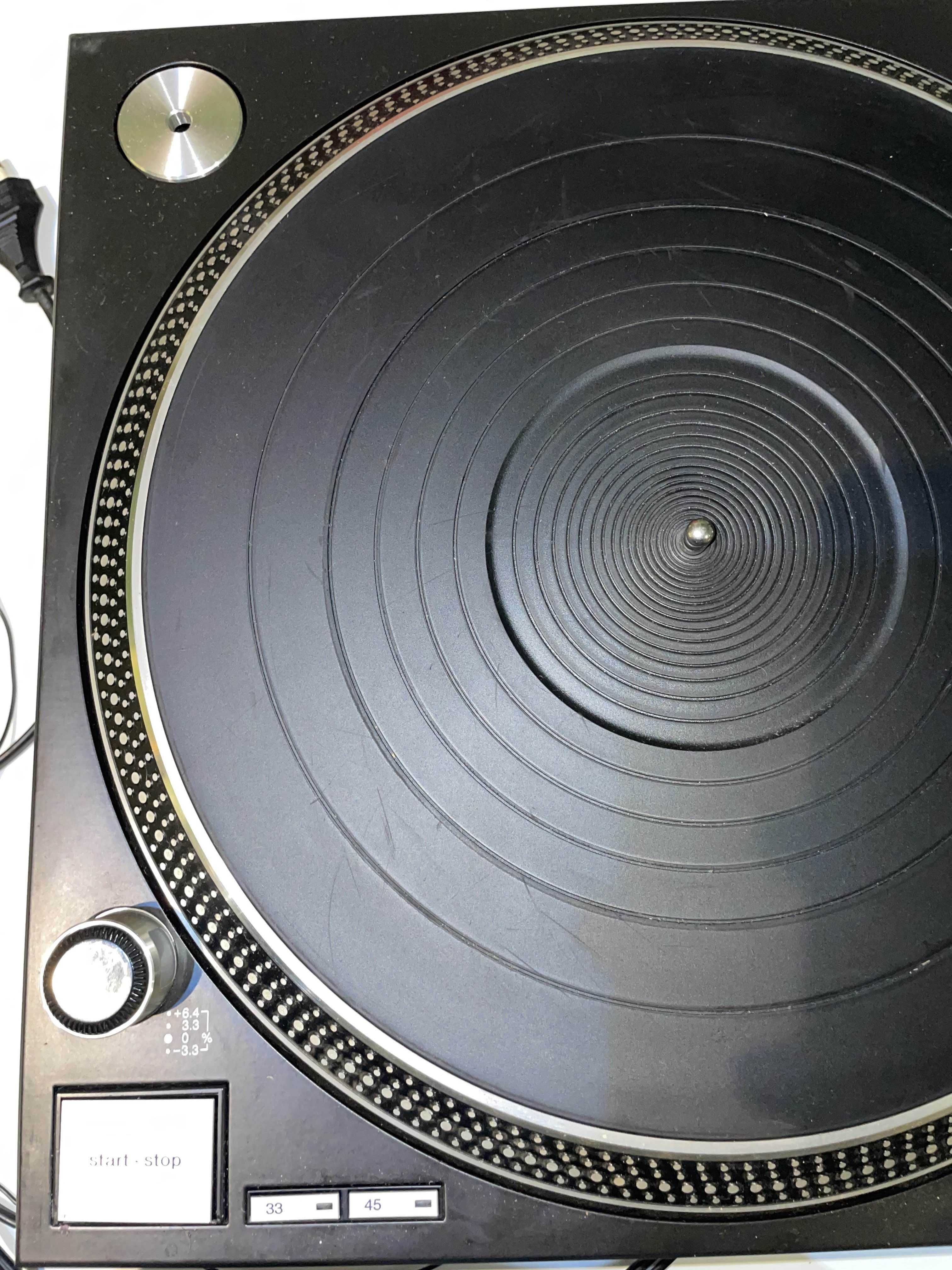 Technics Quartz Direct Drive Turntable System SL-1210MK5