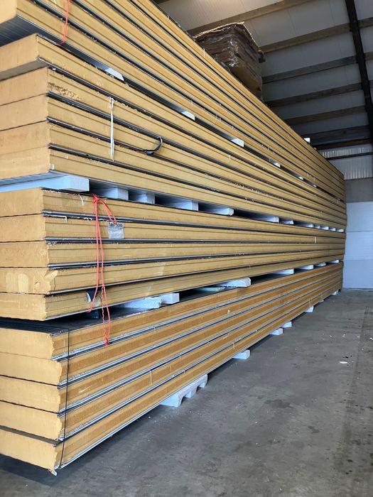 Płyta warstwowa  płyta obornicka chłodnia gruba 200 mm 20 cm dł 14,35m