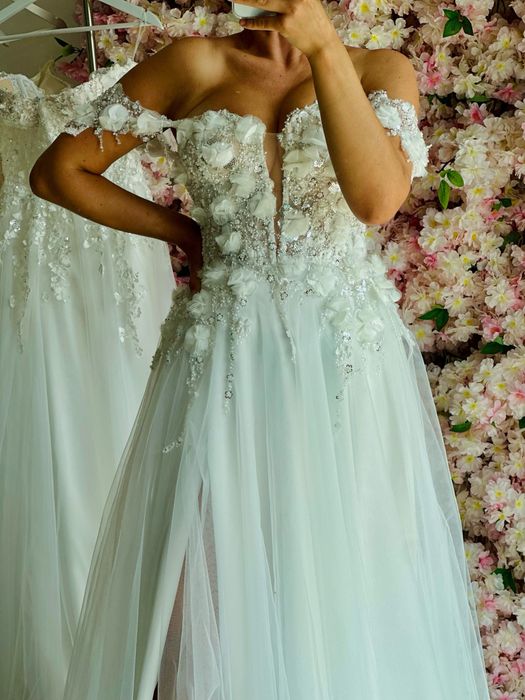 Nowiutka przepiękna sukienka ślubna