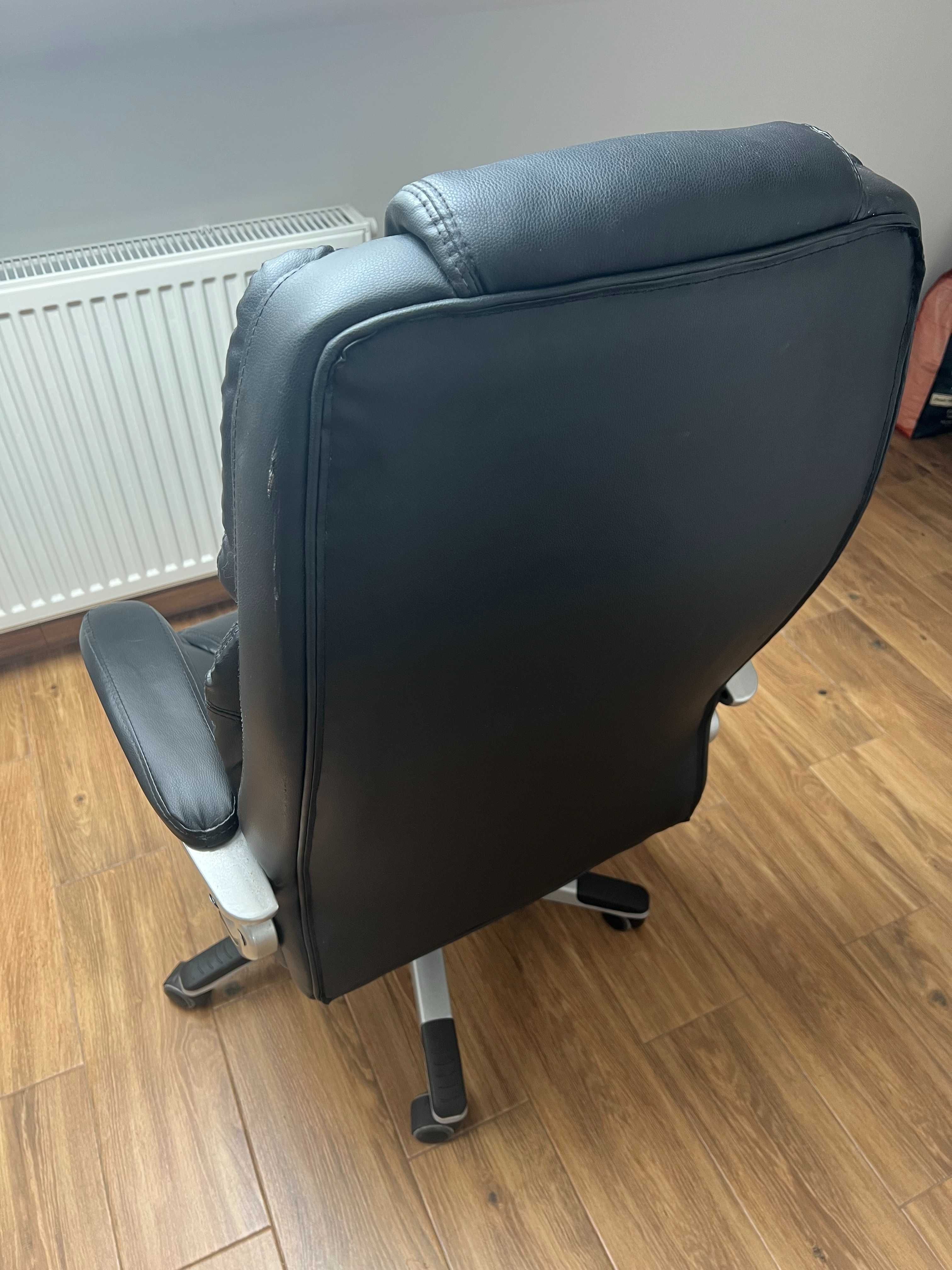 Skórzany fotel biurowy | używany | kolor czarny | faktura VAT