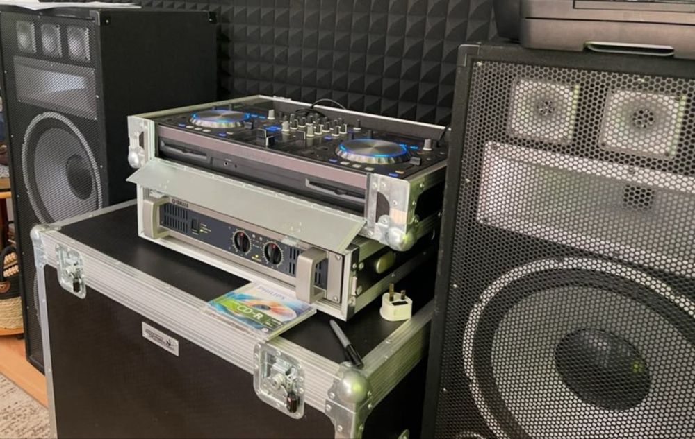 Sprzęt dla Dj’owski, zestaw dzwiekowo-oswietleniowy