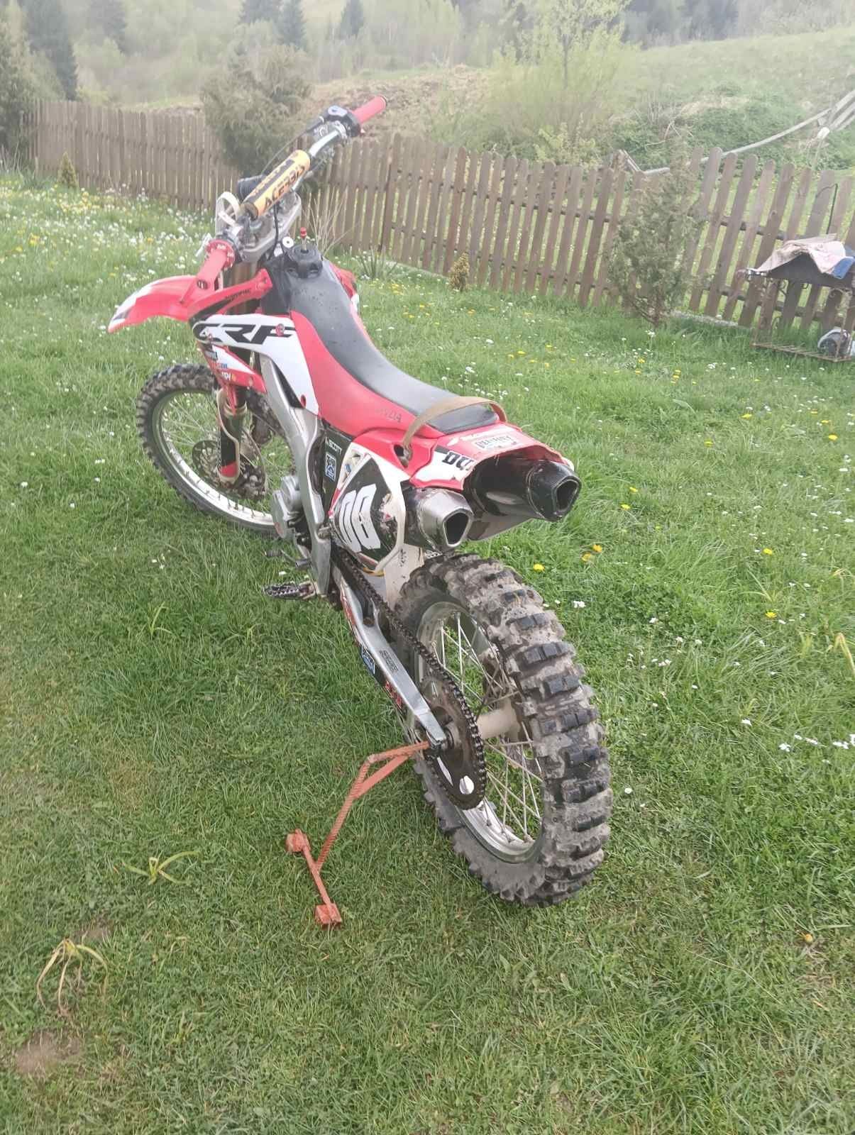 Продам Honda CRF