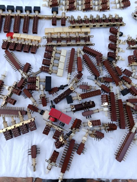 Радянські радіодеталі П2К новий перемикач кнопка з сріблом посріблені