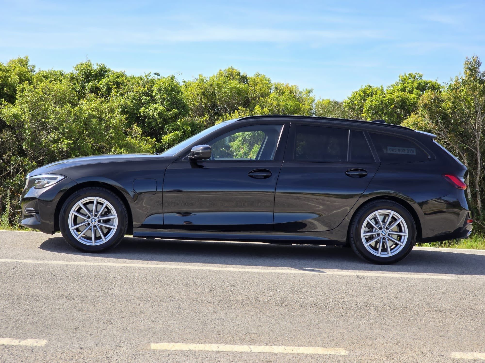 BMW 320e Touring Plug-in hybrid Garantia 530€ Mês