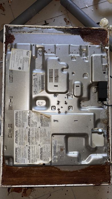 Газовая плита Ariston Hotpoint 5 конфорок