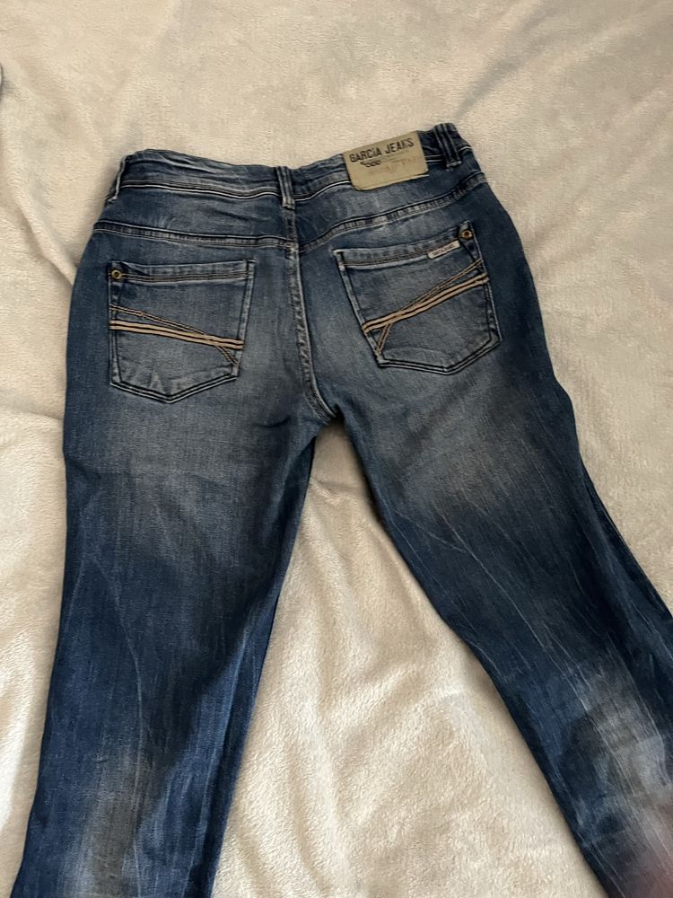 Прямі джинси низької посадки