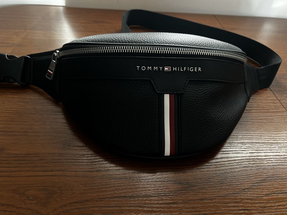 Сумка бананка Tommy Hilfiger