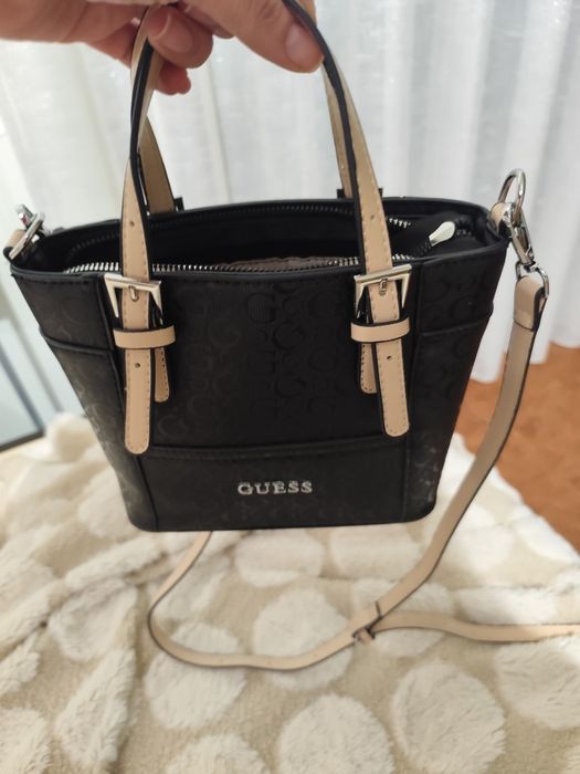 Mala estilo Guess