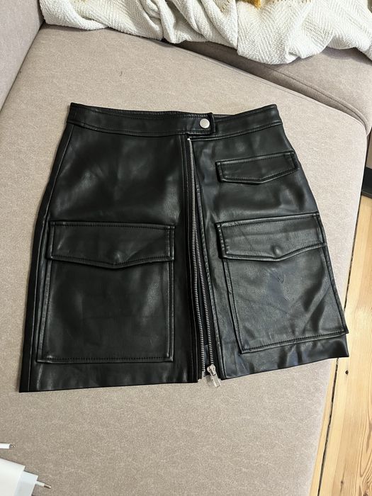 Krotka skórzana spodnica