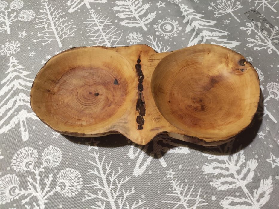 Podwójna misa drewniana ręcznie robiona