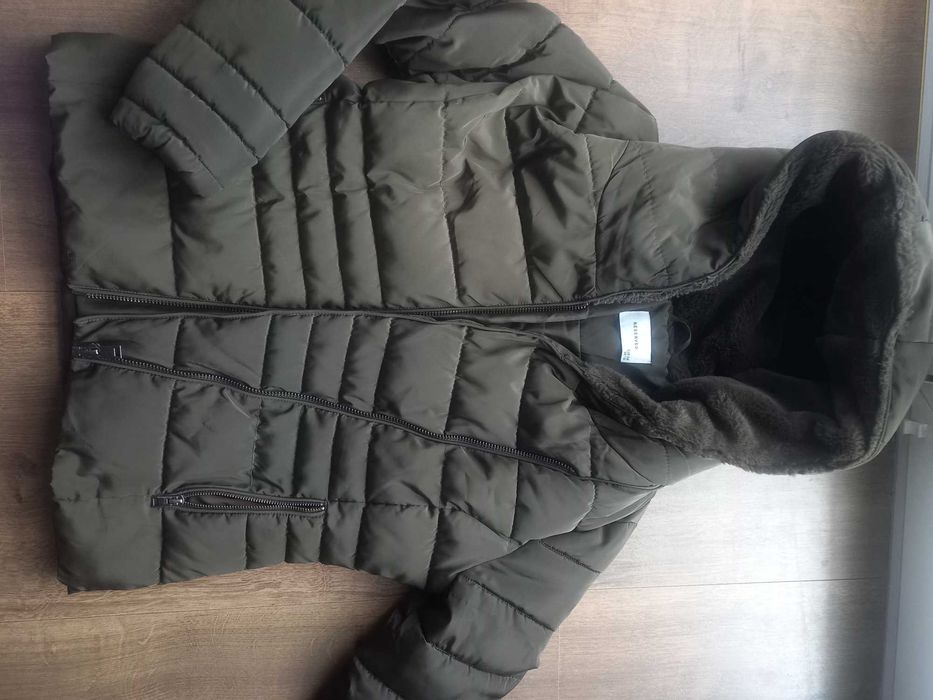 Kurtka pikowana zimowa z kapturem Reserved, rozm. 38 M