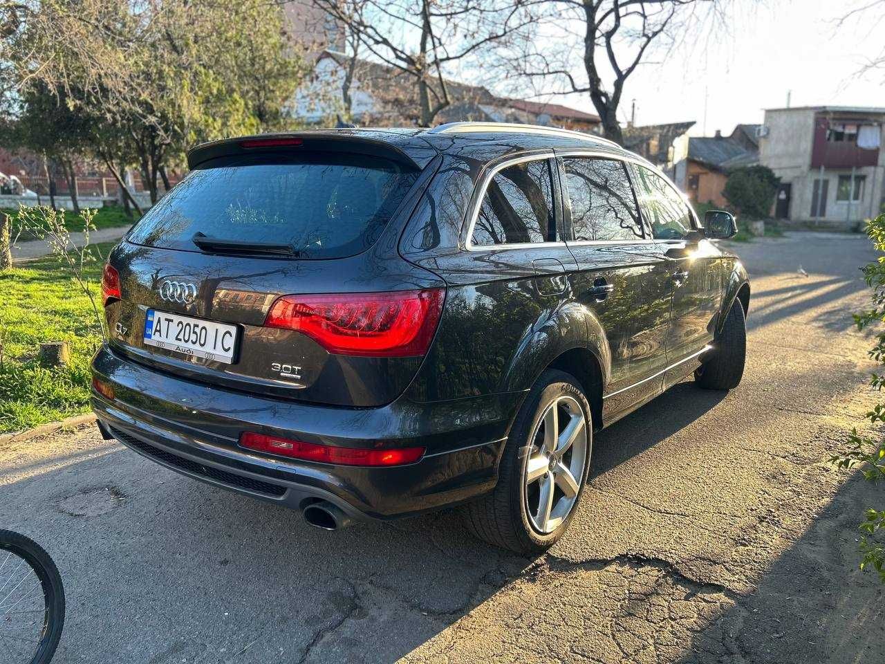 Авто Audi Q7 S-Line