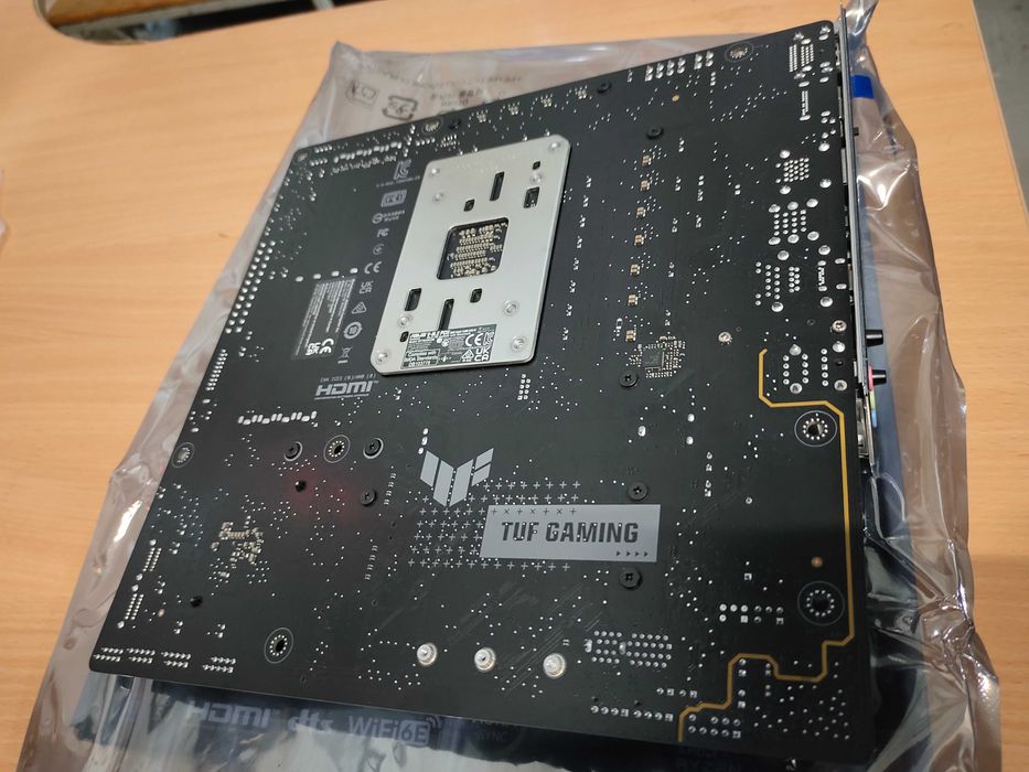 Материнська плата на гарантії нова ASUS TUF GAMING B850M-E WIFI