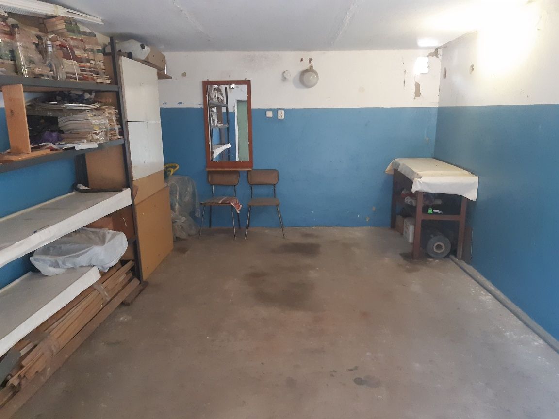 Продам гараж, м.Рівне вул.Сірка 11 б