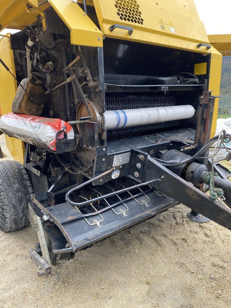 Enfardadeira New Holland BR6090