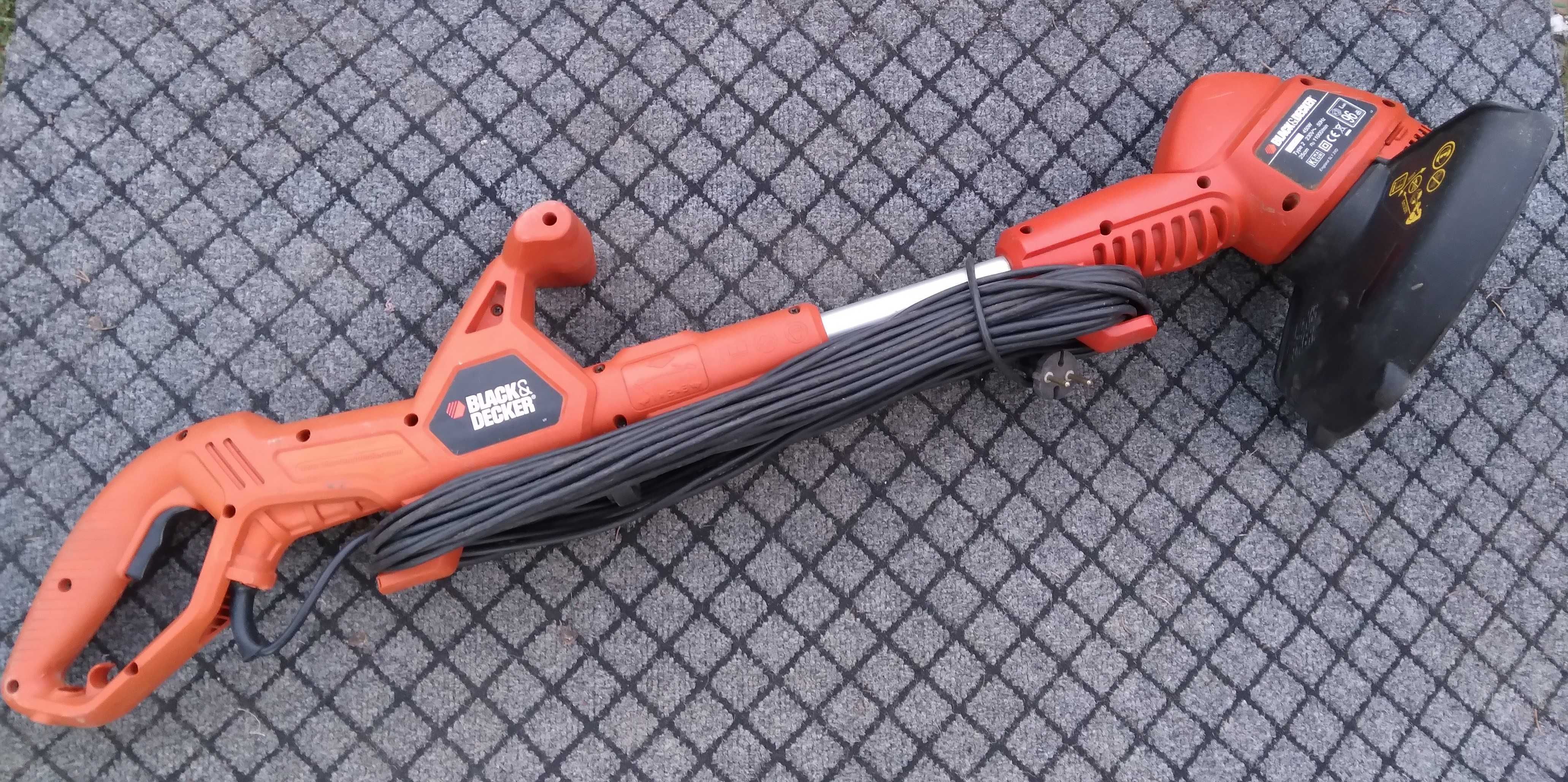 Электрокоса Black & Decker (триммер )