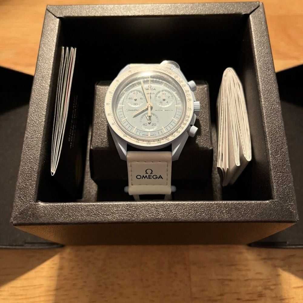 Exclusive: Omega x Swatch Mission To Uranus SO33L100
