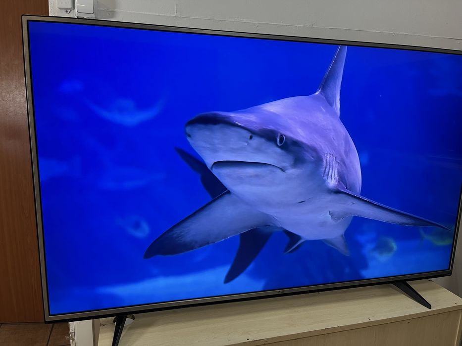 Телевізор LG 60 дюймів 4K UHD Smart HDR Wi-Fi