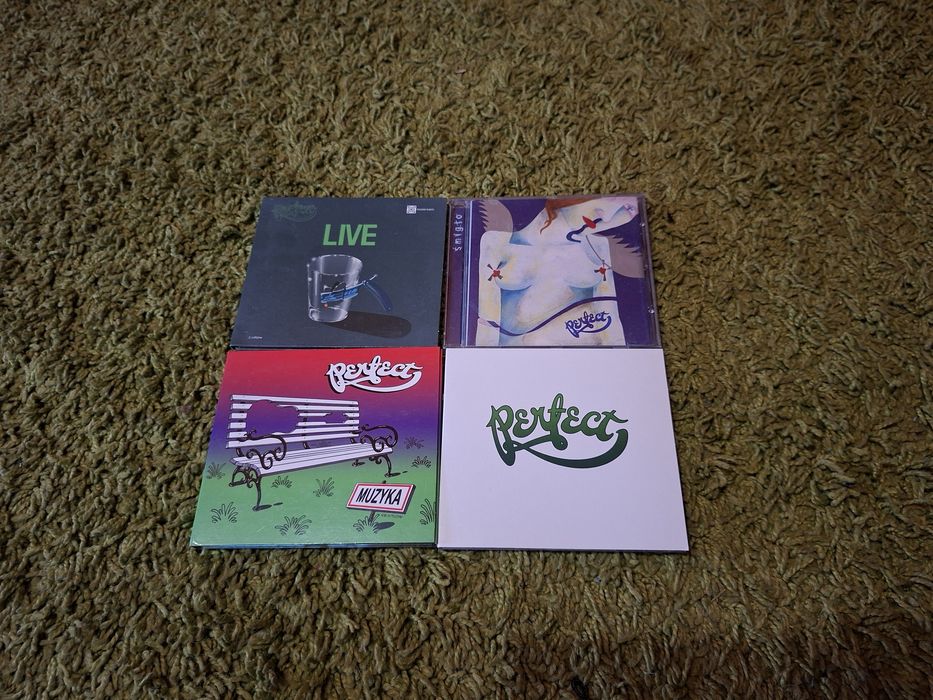 Płyty cd zespołu Perfect.