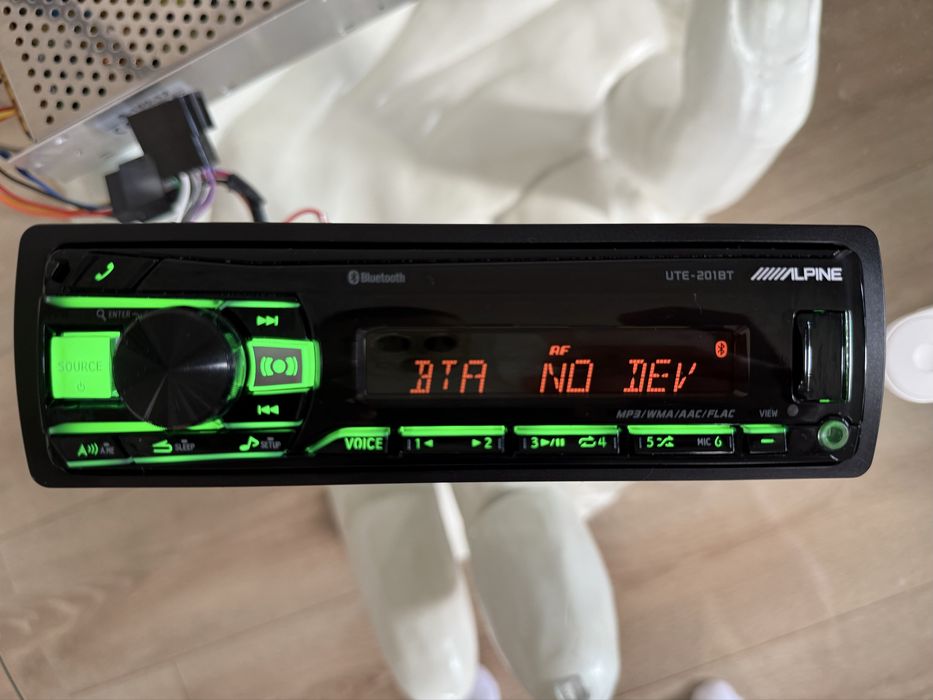 Radio alpine UTE-201BT bluetooth