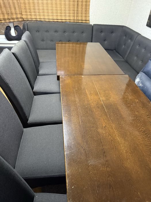 Меблі столи стільці