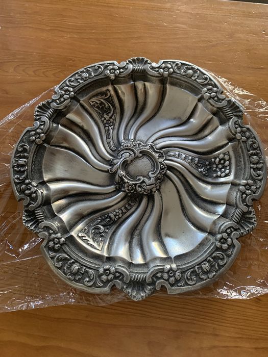 Prato decorativo muito grande